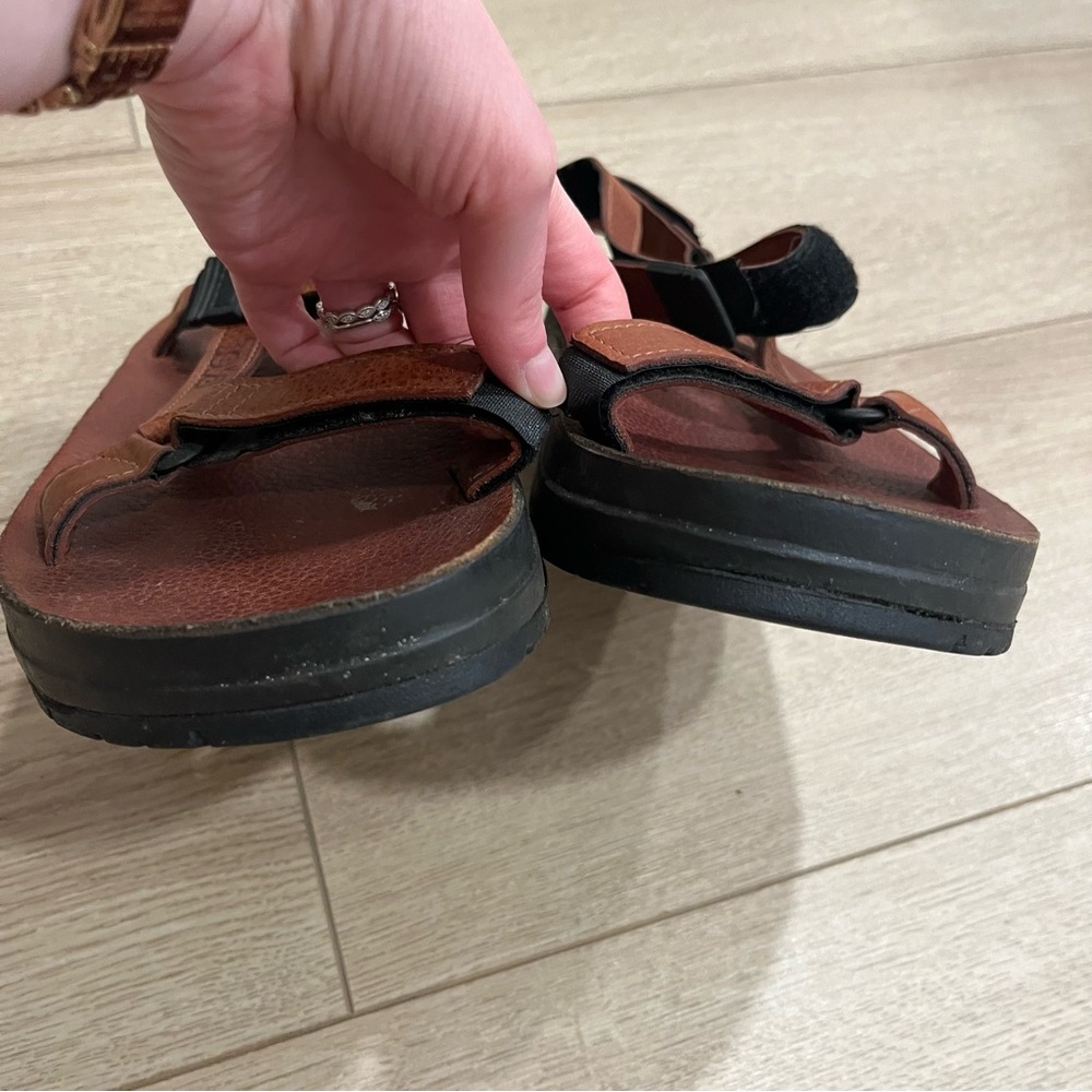 Teva Men’s Leather Brown Outdoor Strappy Sandals Hiking Size 10 - Picture 4 of 9